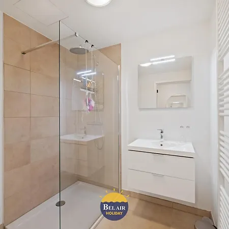 Bel Air - Modern With Spacious Terrace Near The T148 오스텐드